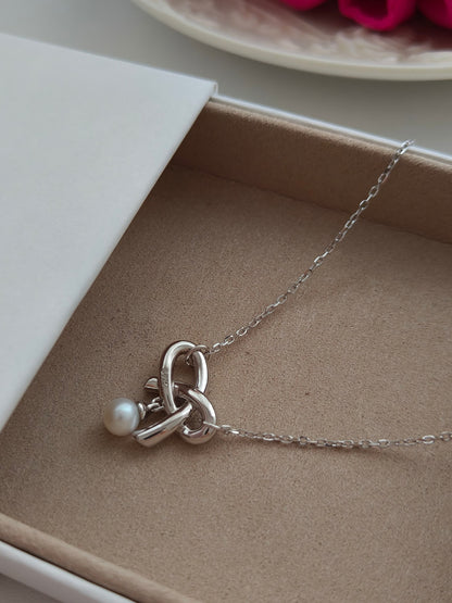 The Noeud Pearl Pendant Necklace | S925 Sterling Silver