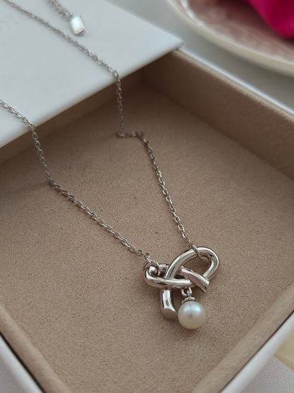 The Noeud Pearl Pendant Necklace | S925 Sterling Silver